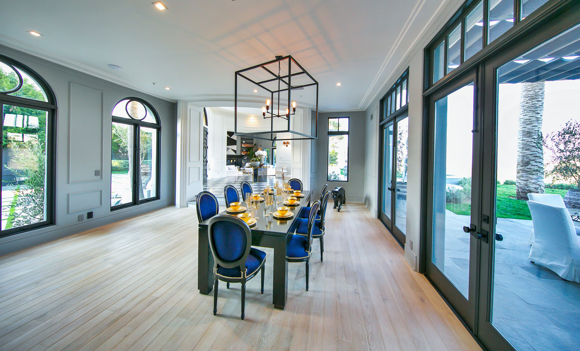 A Spectacular Contemporary Home with Majestic Views of the City, Ocean and Mountains in Beverly Hills by Maxime Jacquet (29)