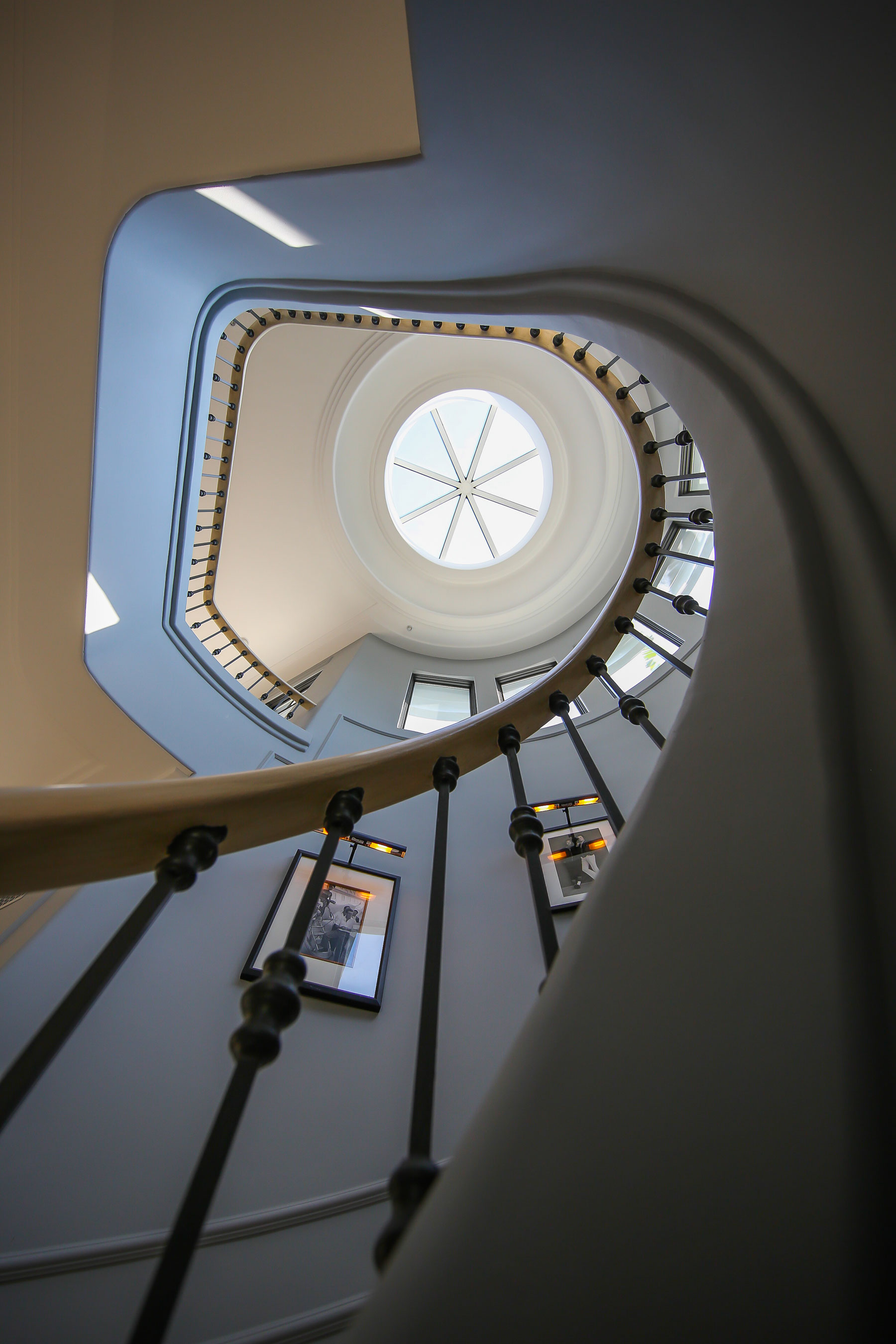A Spectacular Contemporary Home with Majestic Views of the City, Ocean and Mountains in Beverly Hills by Maxime Jacquet (35)