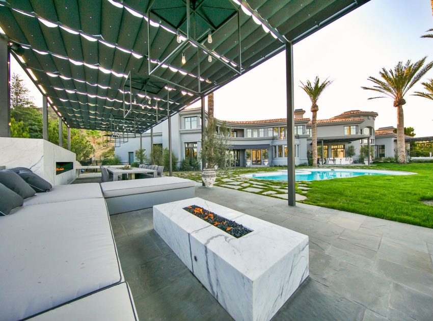 A Spectacular Contemporary Home with Majestic Views of the City, Ocean and Mountains in Beverly Hills by Maxime Jacquet (4)