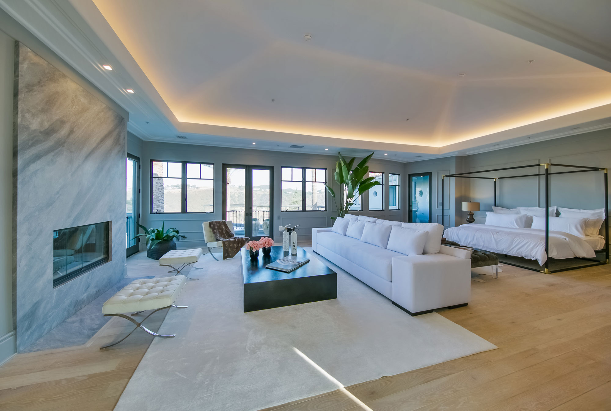 A Spectacular Contemporary Home with Majestic Views of the City, Ocean and Mountains in Beverly Hills by Maxime Jacquet (41)