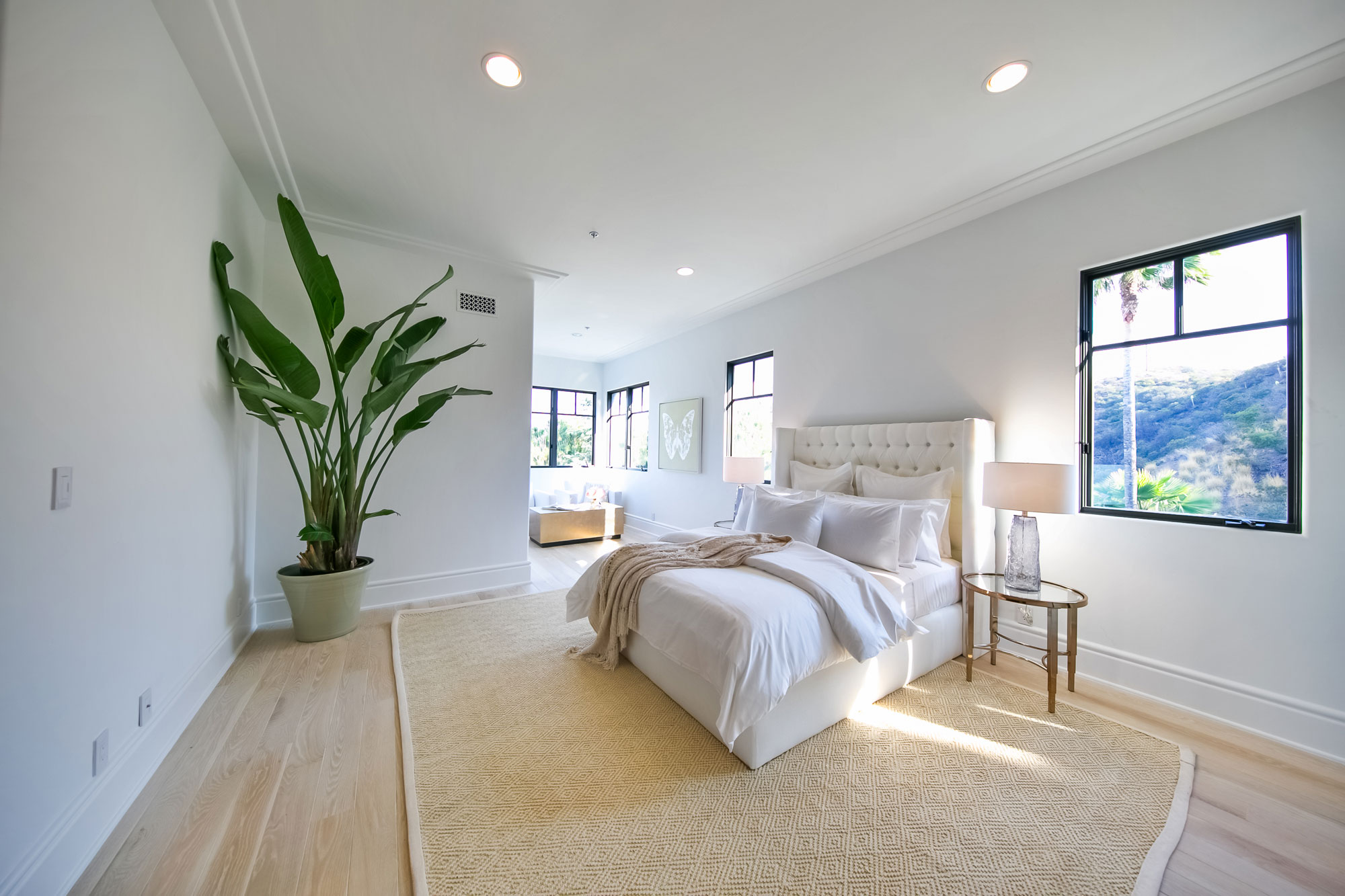 A Spectacular Contemporary Home with Majestic Views of the City, Ocean and Mountains in Beverly Hills by Maxime Jacquet (44)