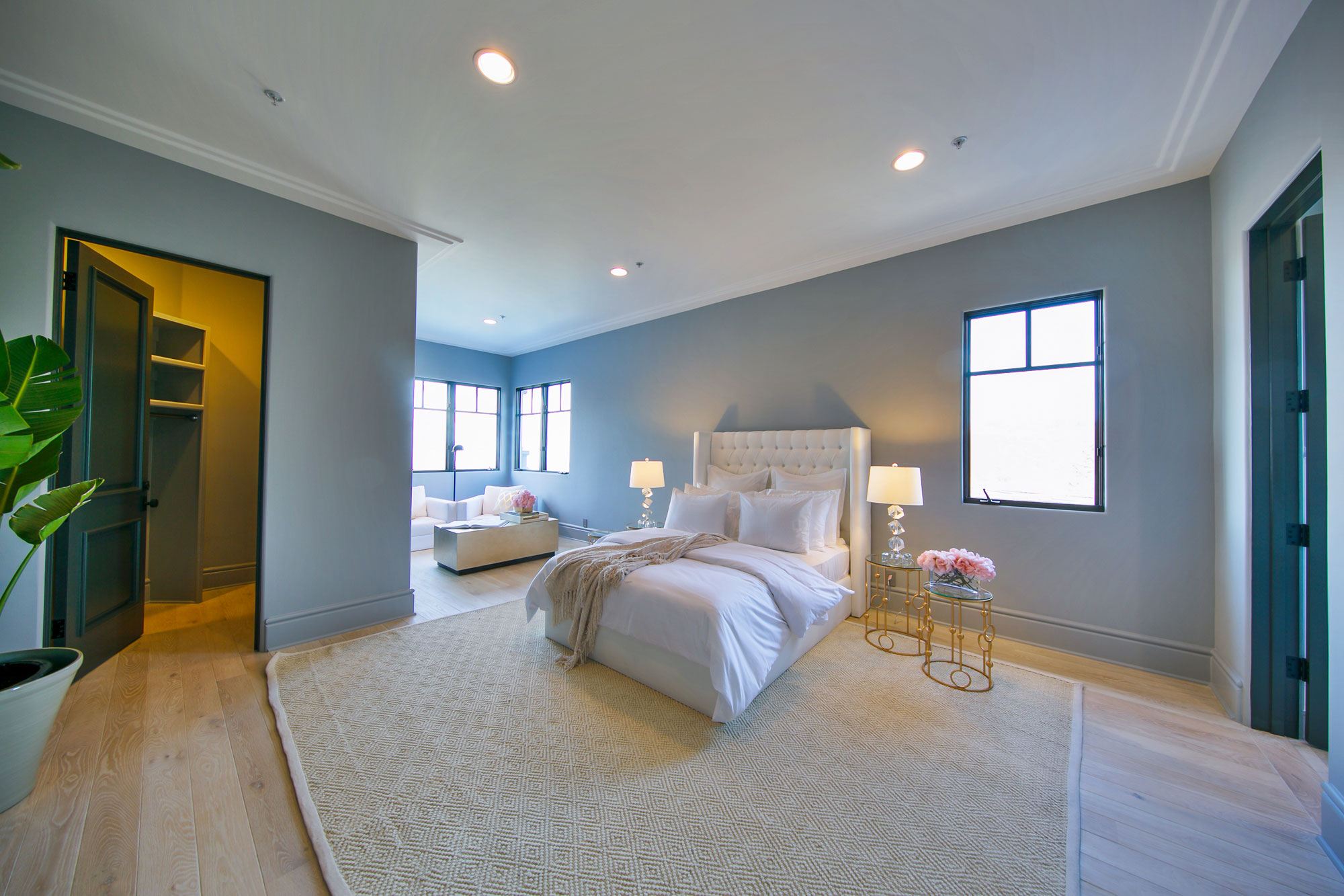 A Spectacular Contemporary Home with Majestic Views of the City, Ocean and Mountains in Beverly Hills by Maxime Jacquet (45)