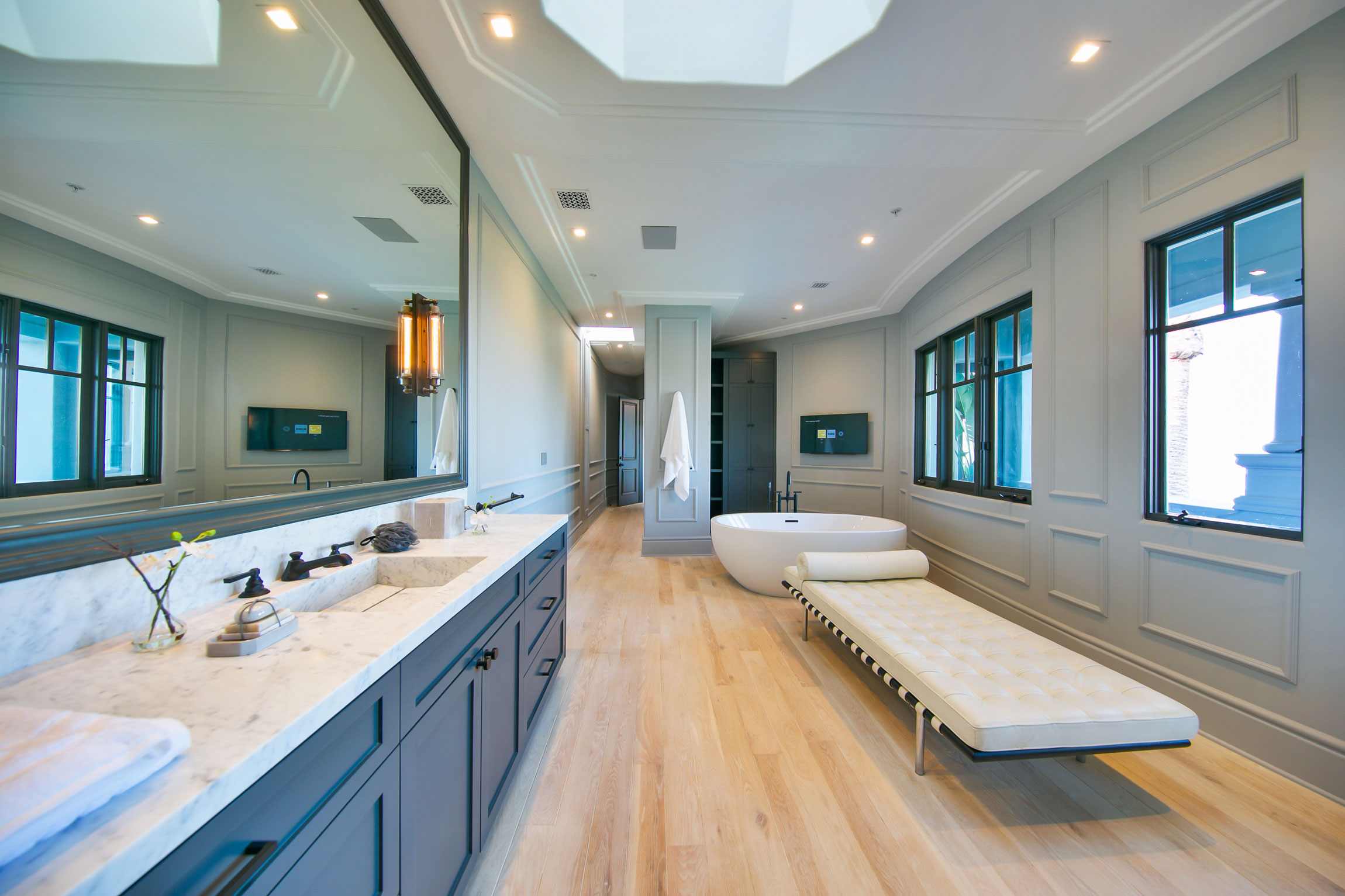 A Spectacular Contemporary Home with Majestic Views of the City, Ocean and Mountains in Beverly Hills by Maxime Jacquet (48)