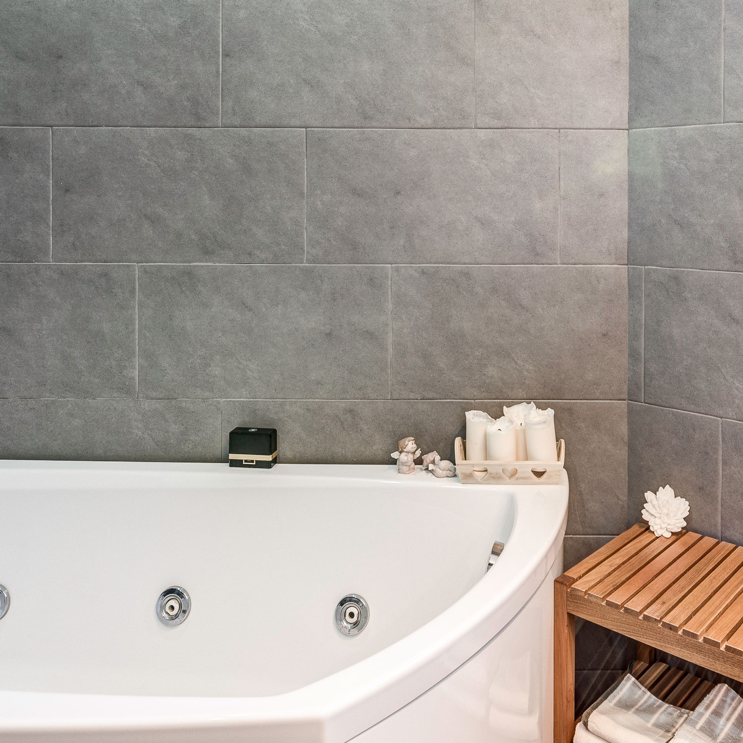 A Spectacular Contemporary House Surrounded by Green Areas and Stunning Views of the Surrounding Valleys in Gran Canaria by Bello y Monterde Arquitectos (15)