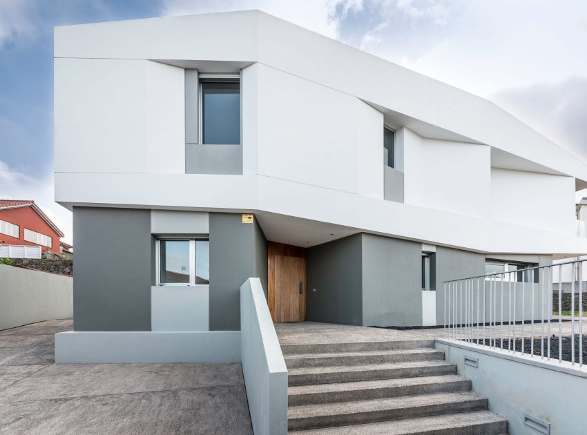 A Spectacular Contemporary House Surrounded by Green Areas and Stunning Views of the Surrounding Valleys in Gran Canaria by Bello y Monterde Arquitectos (2)