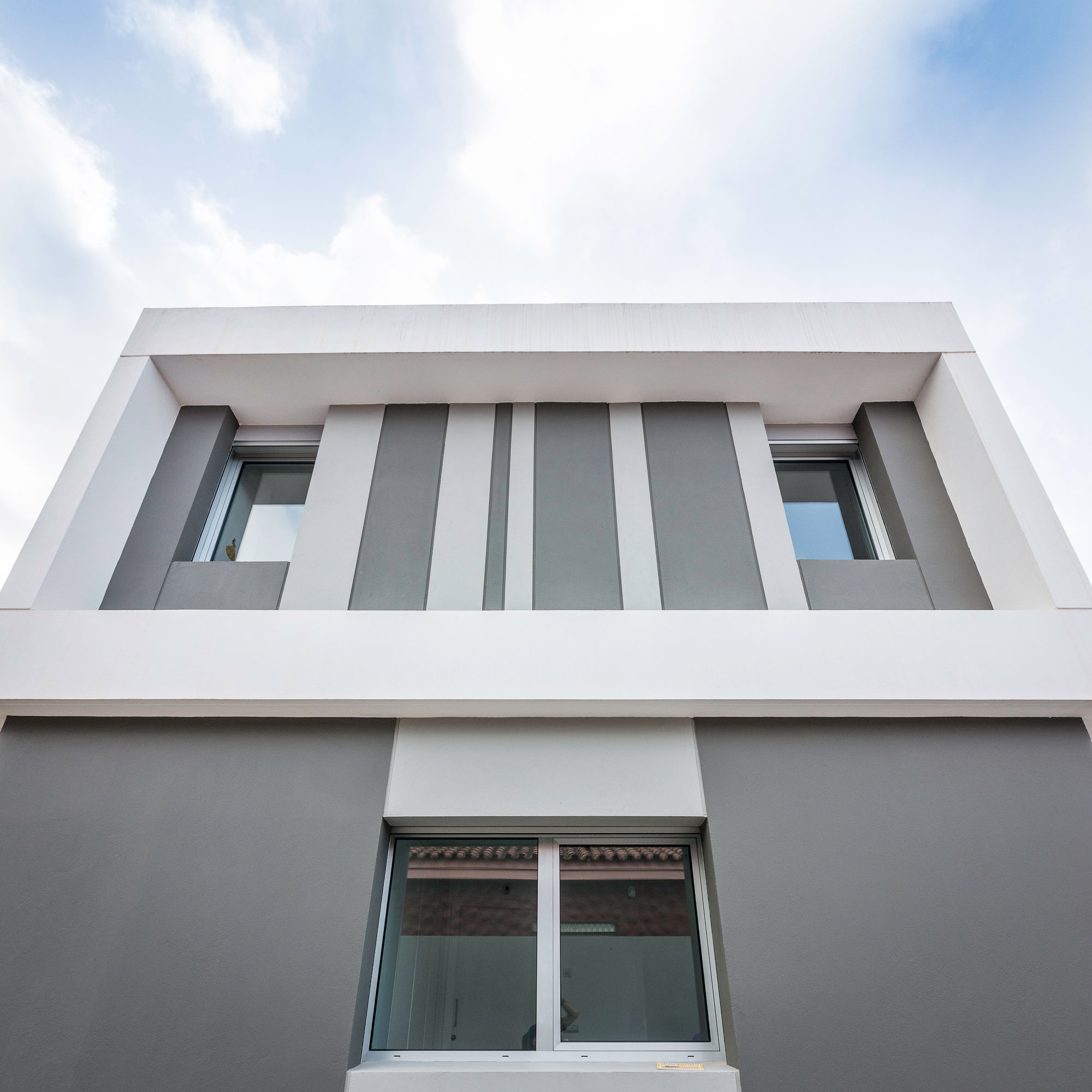 A Spectacular Contemporary House Surrounded by Green Areas and Stunning Views of the Surrounding Valleys in Gran Canaria by Bello y Monterde Arquitectos (3)
