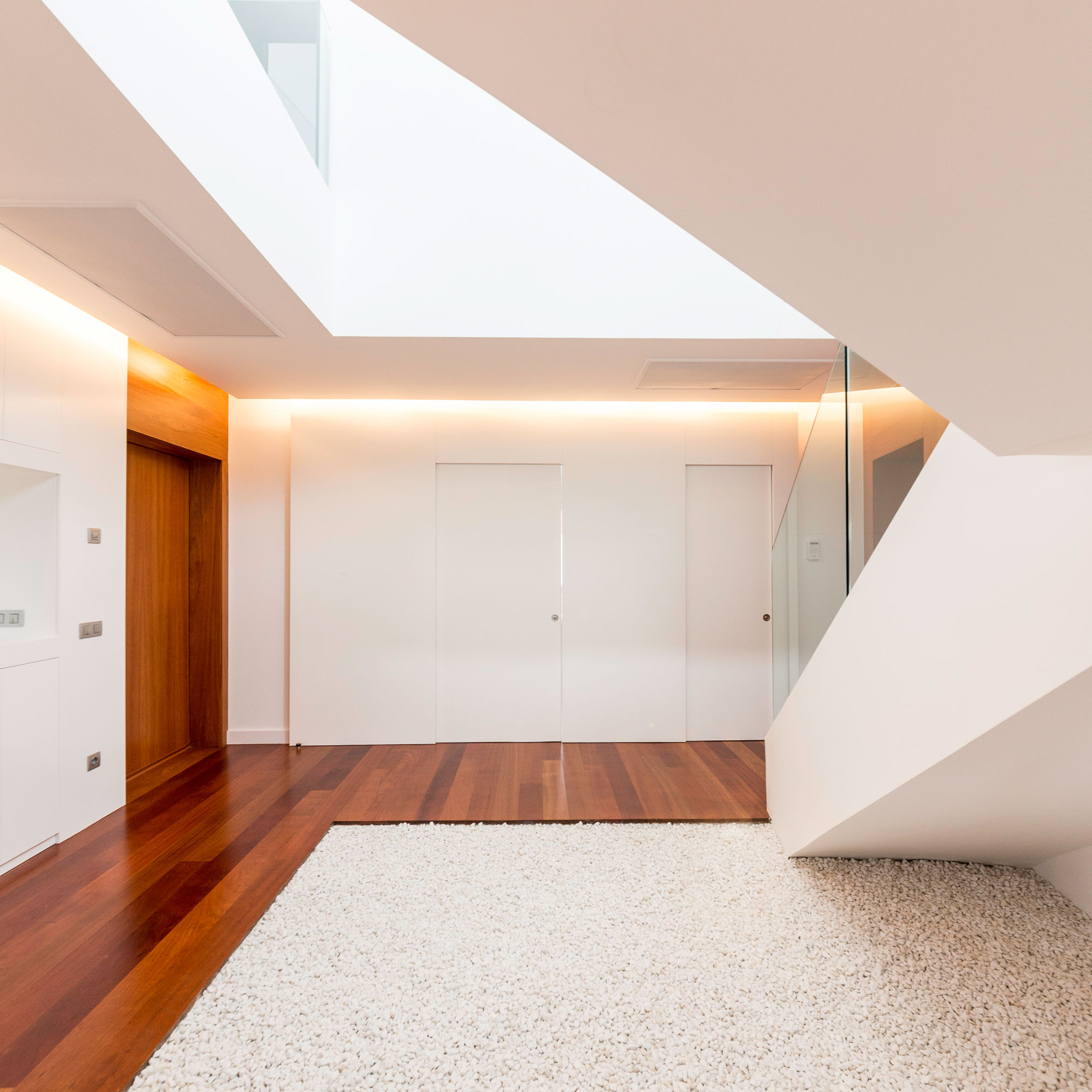 A Spectacular Contemporary House Surrounded by Green Areas and Stunning Views of the Surrounding Valleys in Gran Canaria by Bello y Monterde Arquitectos (7)