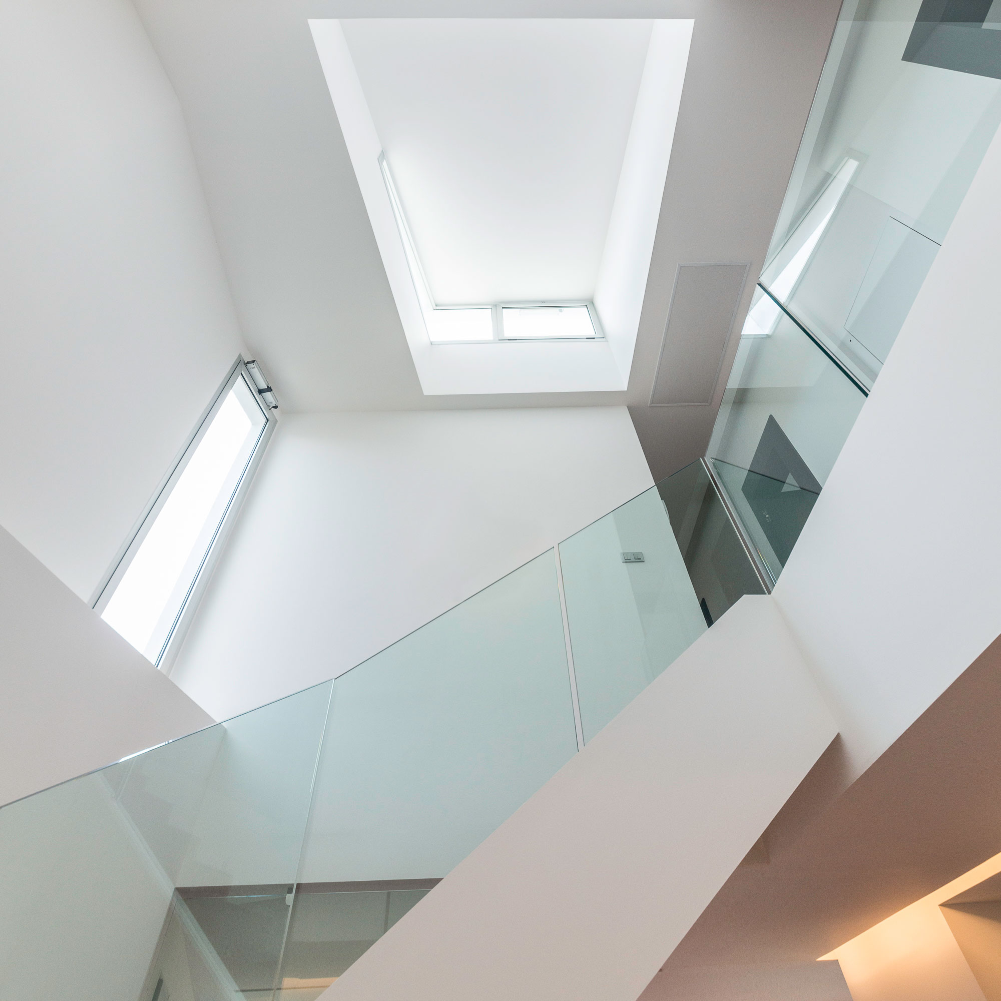 A Spectacular Contemporary House Surrounded by Green Areas and Stunning Views of the Surrounding Valleys in Gran Canaria by Bello y Monterde Arquitectos (8)