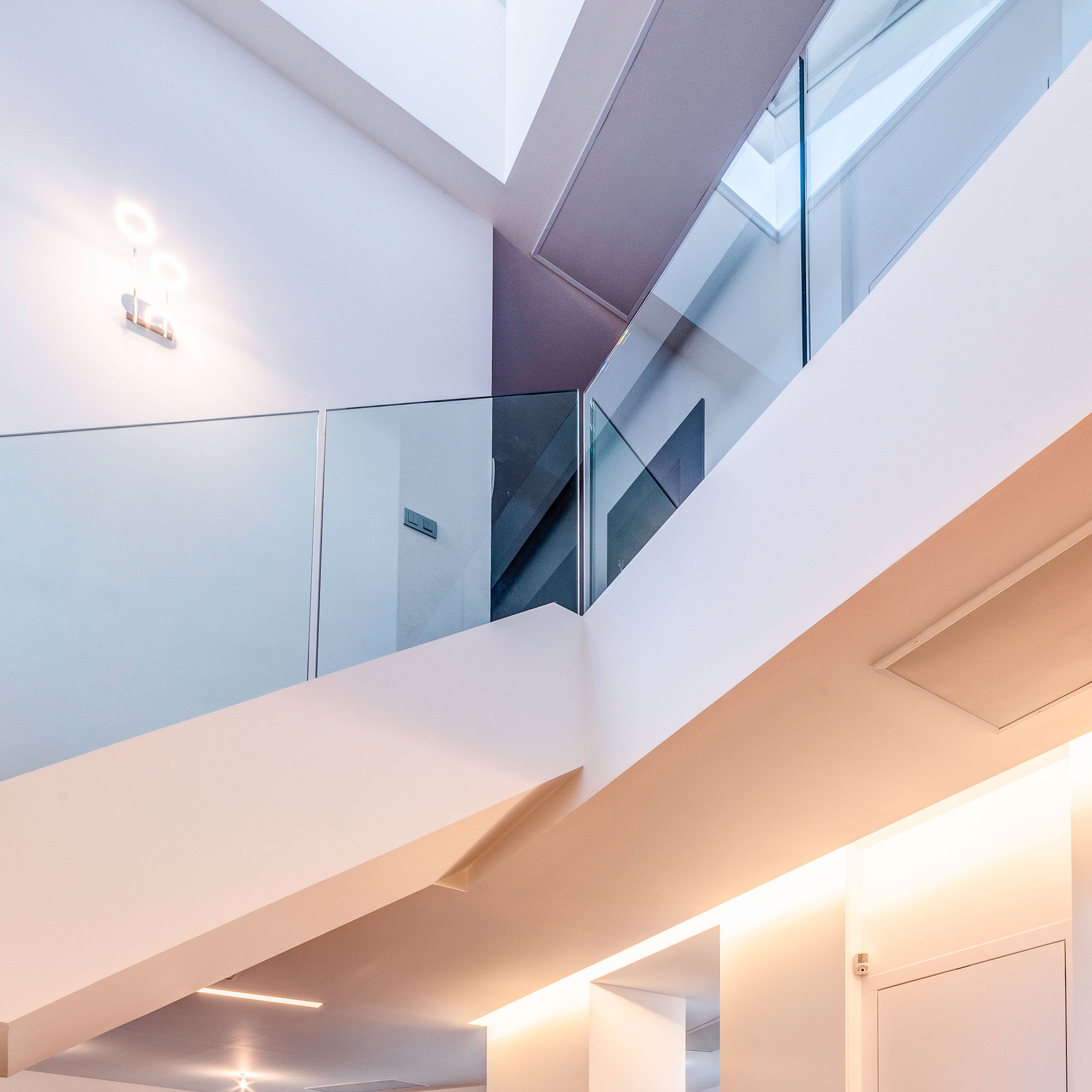 A Spectacular Contemporary House Surrounded by Green Areas and Stunning Views of the Surrounding Valleys in Gran Canaria by Bello y Monterde Arquitectos (9)