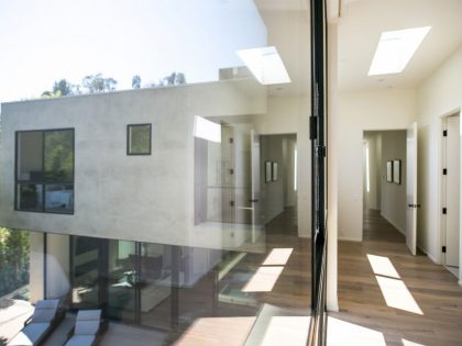 A Spectacular and Light-Filled Modern House in Los Angeles by Marmol Radziner (16)