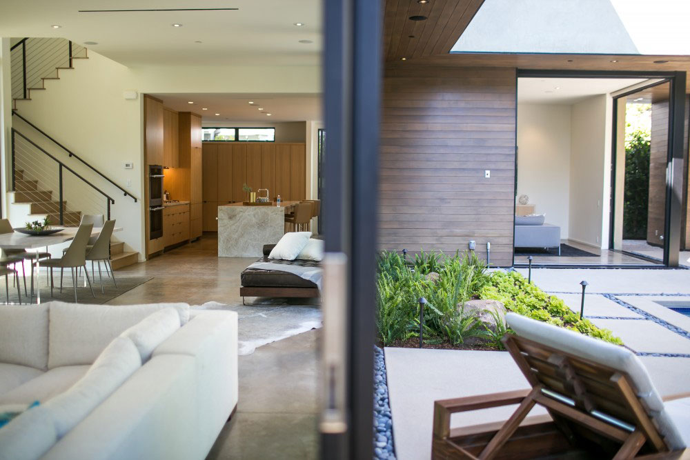 A Spectacular and Light-Filled Modern House in Los Angeles by Marmol Radziner (7)