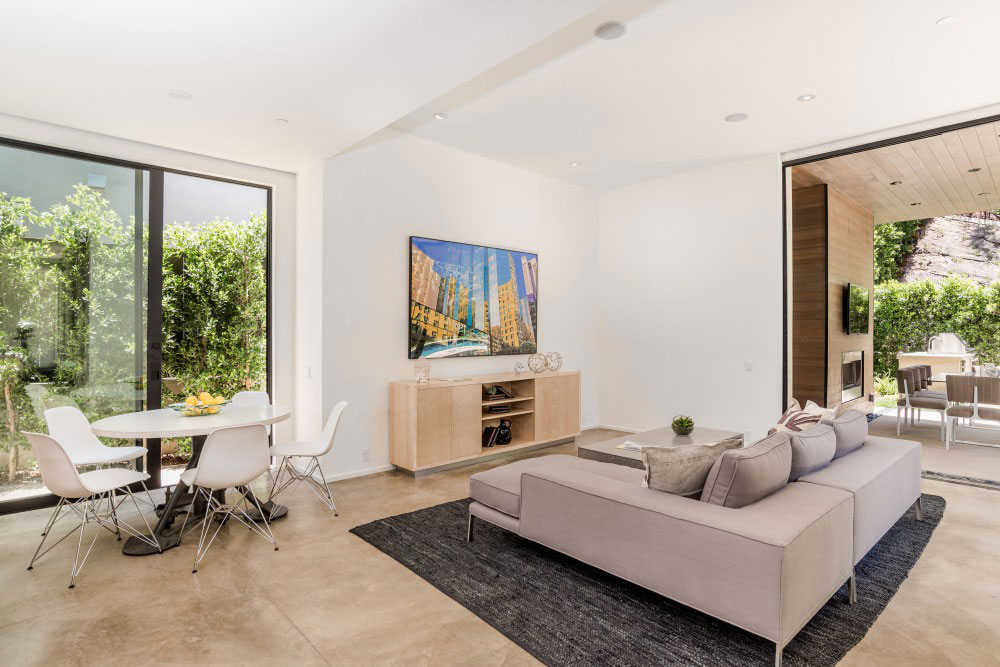 A Spectacular and Light-Filled Modern House in Los Angeles by Marmol Radziner (9)