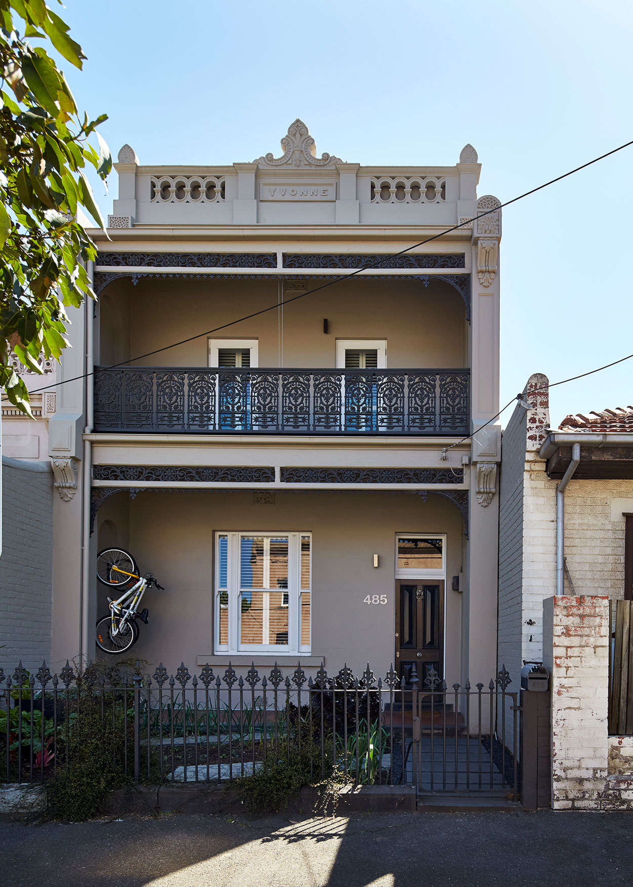 A Striking Contemporary Home with Unique and Warm Atmosphere in Carlton North, Australia by Andrew Simpson Architects (1)