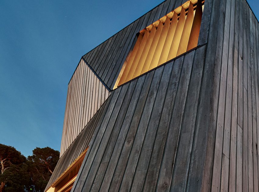 A Striking Contemporary Home with Unique and Warm Atmosphere in Carlton North, Australia by Andrew Simpson Architects (18)