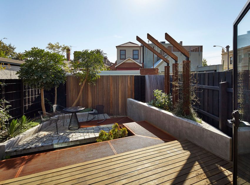 A Striking Contemporary Home with Unique and Warm Atmosphere in Carlton North, Australia by Andrew Simpson Architects (3)