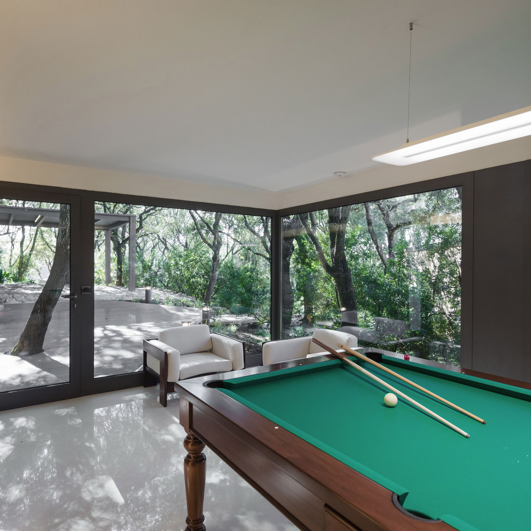 A Striking White-Themed Home in the Woods of Sassari, Italy by OFFICINA29architetti (22)