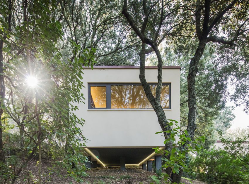 A Striking White-Themed Home in the Woods of Sassari, Italy by OFFICINA29architetti (37)