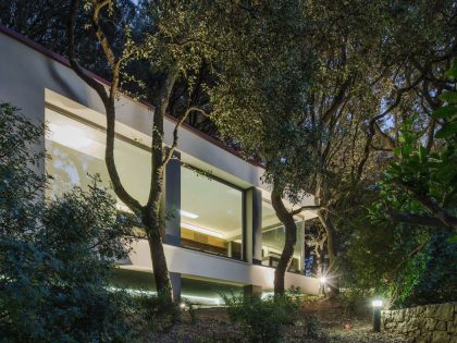 A Striking White-Themed Home in the Woods of Sassari, Italy by OFFICINA29architetti (39)