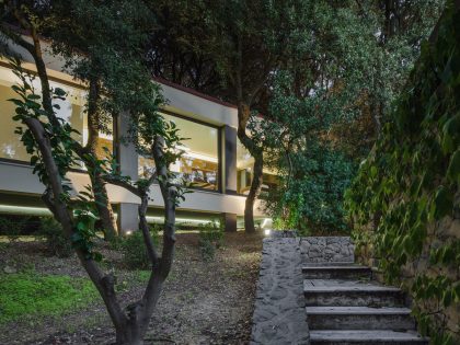 A Striking White-Themed Home in the Woods of Sassari, Italy by OFFICINA29architetti (45)