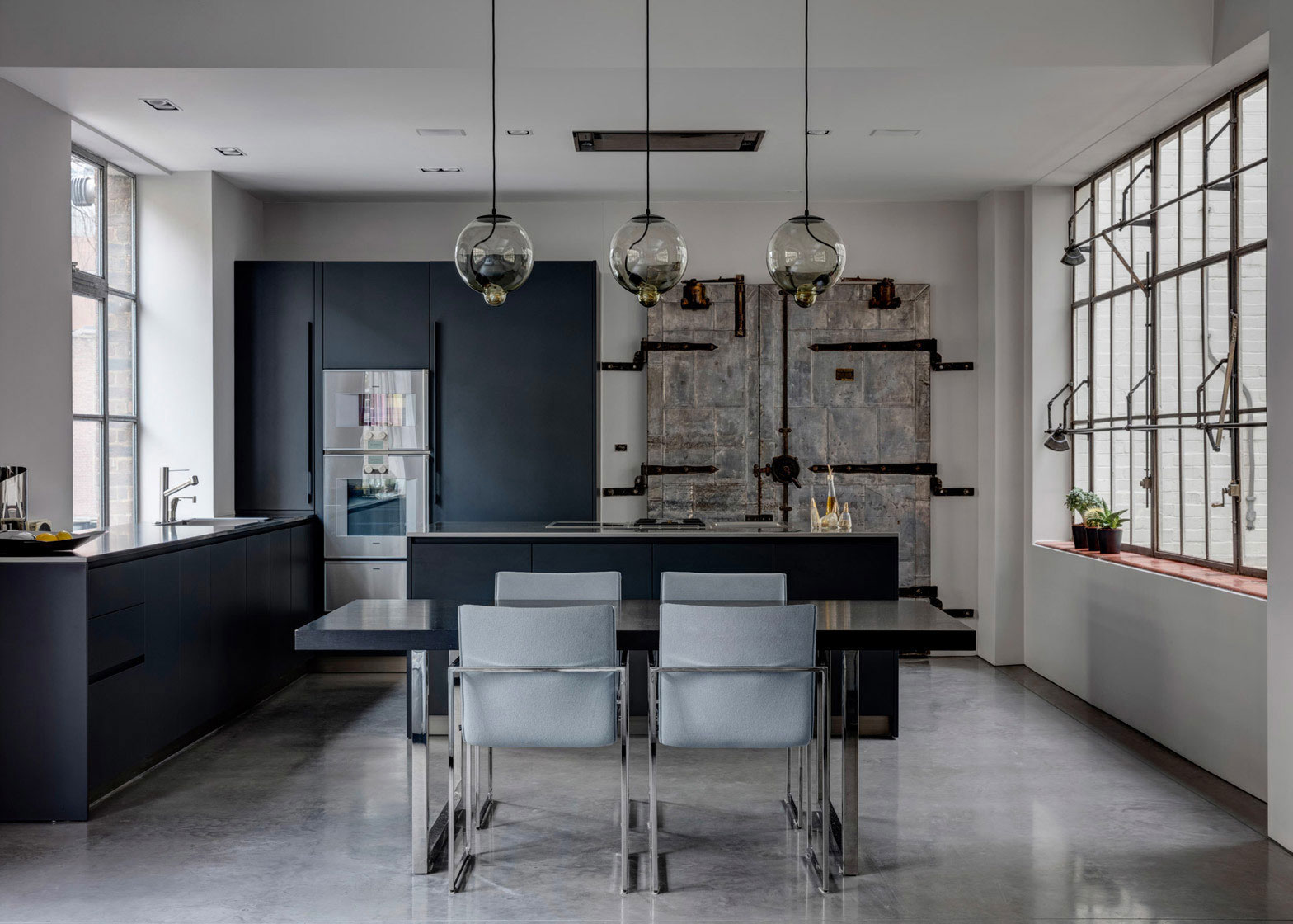 A Striking and Sophisticated Home with a Monochrome Palette in London by APA (8)