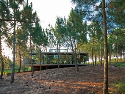 A Stunning Concrete Home Features a Rooftop Pool with Ocean Views in Pinamar, Argentina