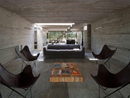 A Stunning Concrete Home Features a Rooftop Pool with Ocean Views in Pinamar, Argentina by Luciano Kruk Arquitectos (14)