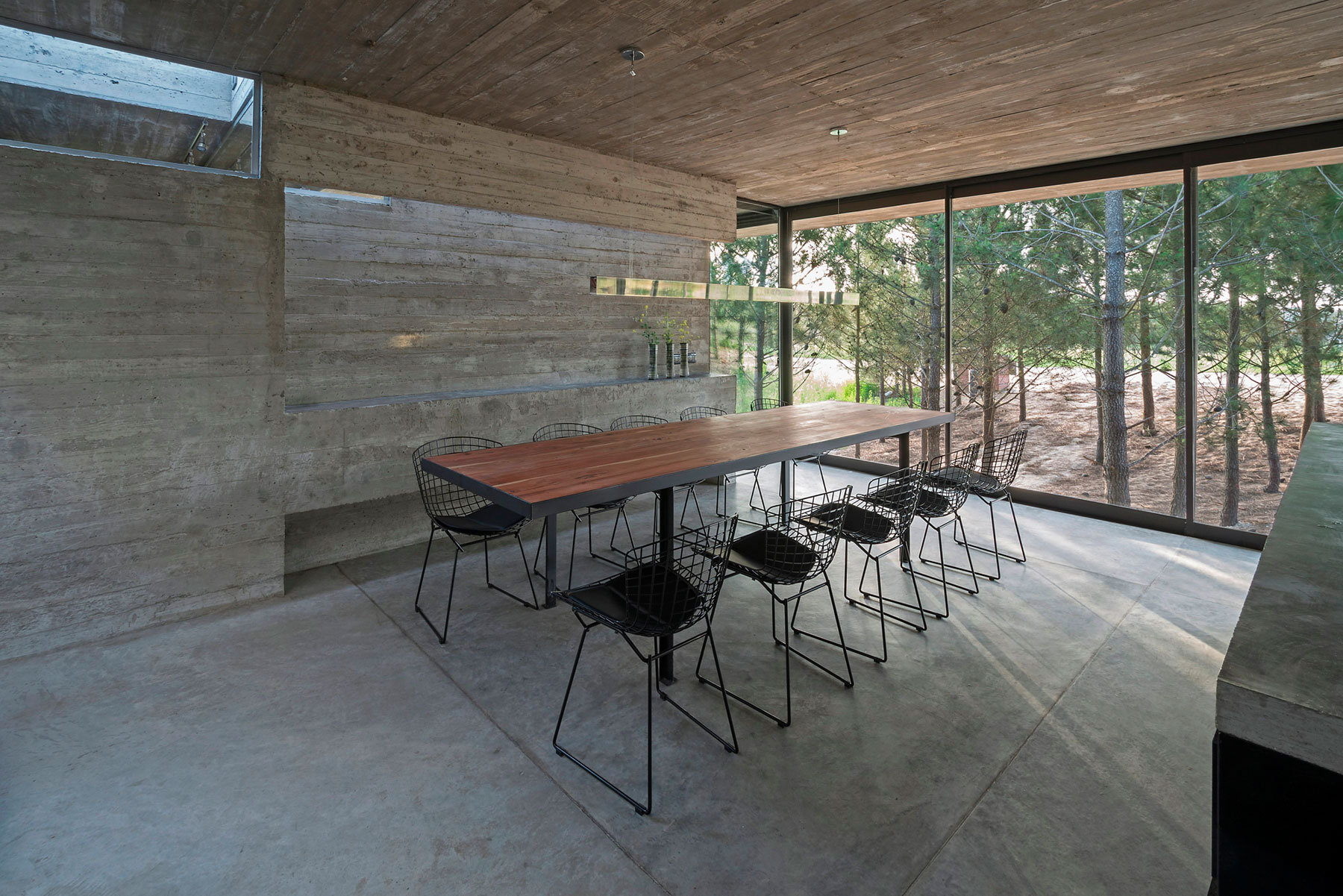 A Stunning Concrete Home Features a Rooftop Pool with Ocean Views in Pinamar, Argentina by Luciano Kruk Arquitectos (18)