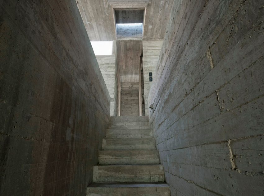 A Stunning Concrete Home Features a Rooftop Pool with Ocean Views in Pinamar, Argentina by Luciano Kruk Arquitectos (20)