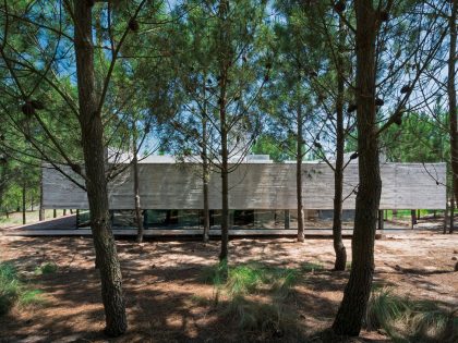 A Stunning Concrete Home Features a Rooftop Pool with Ocean Views in Pinamar, Argentina by Luciano Kruk Arquitectos (4)