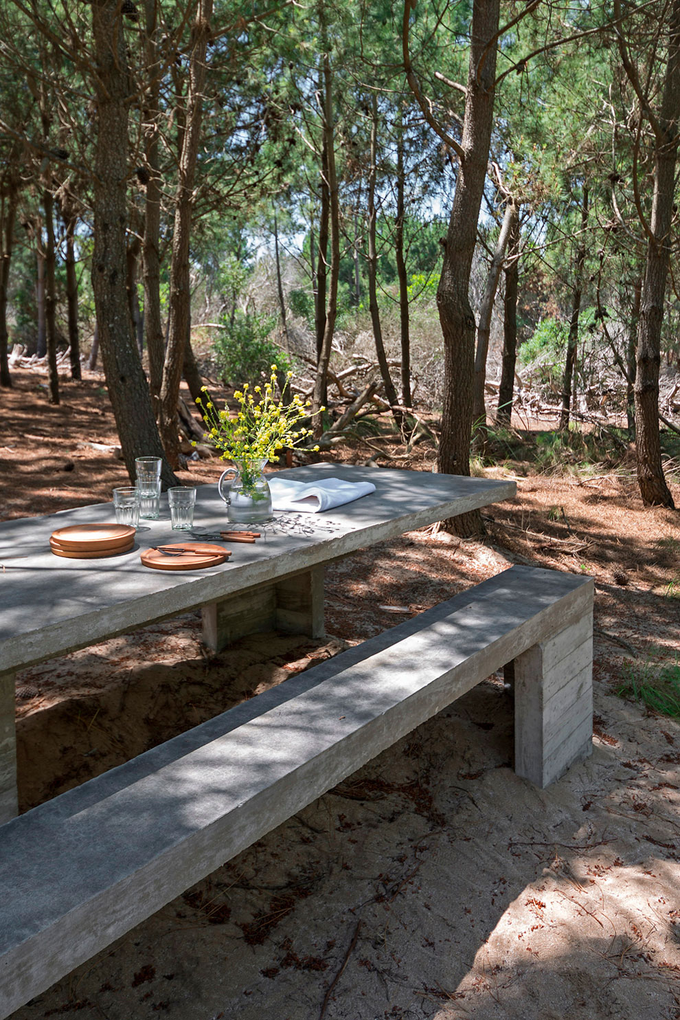 A Stunning Concrete Home Features a Rooftop Pool with Ocean Views in Pinamar, Argentina by Luciano Kruk Arquitectos (5)