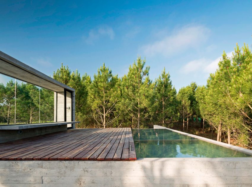 A Stunning Concrete Home Features a Rooftop Pool with Ocean Views in Pinamar, Argentina by Luciano Kruk Arquitectos (6)