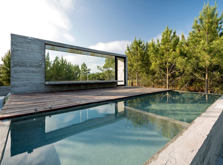 A Stunning Concrete Home Features a Rooftop Pool with Ocean Views in Pinamar, Argentina by Luciano Kruk Arquitectos (7)