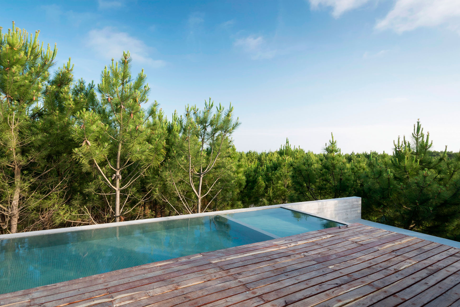 A Stunning Concrete Home Features a Rooftop Pool with Ocean Views in Pinamar, Argentina by Luciano Kruk Arquitectos (9)