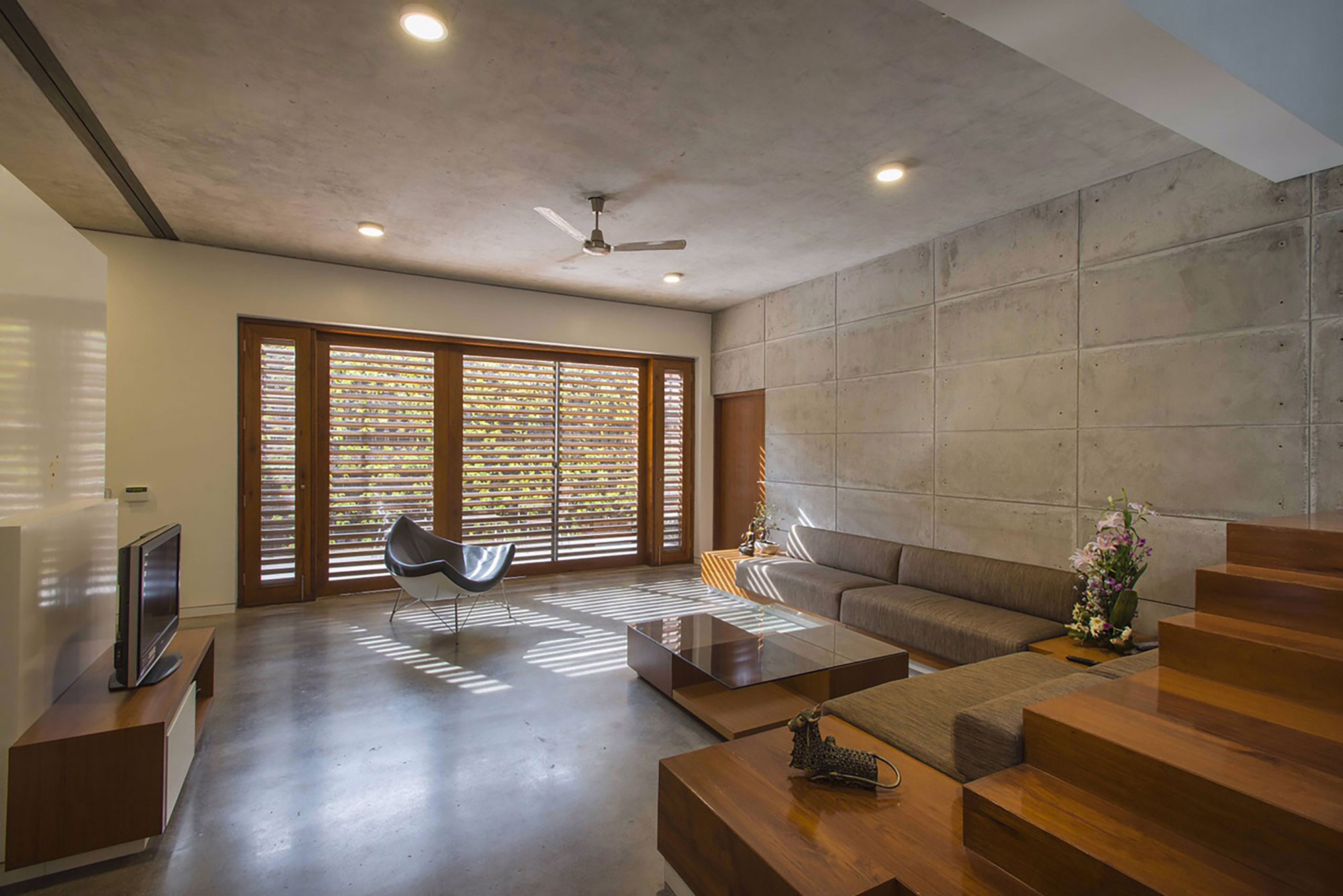 A Stunning Concrete House with Modern and Elegant Interior in Bengaluru, India by Architectural Paradigm (9)