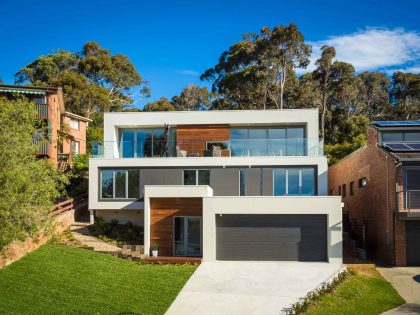 A Stunning Contemporary Home with Majestic Ocean Views of Tathra, Australia by Dream Design Build (1)