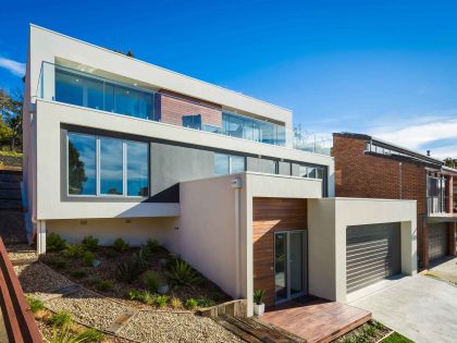 A Stunning Contemporary Home with Majestic Ocean Views of Tathra, Australia by Dream Design Build (2)