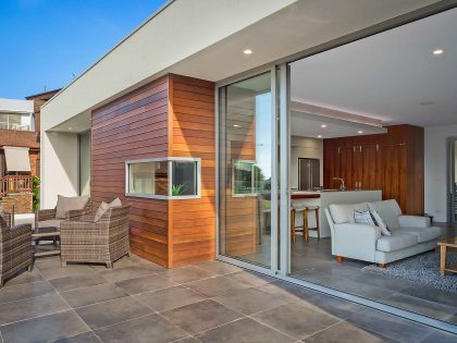 A Stunning Contemporary Home with Majestic Ocean Views of Tathra, Australia by Dream Design Build (3)