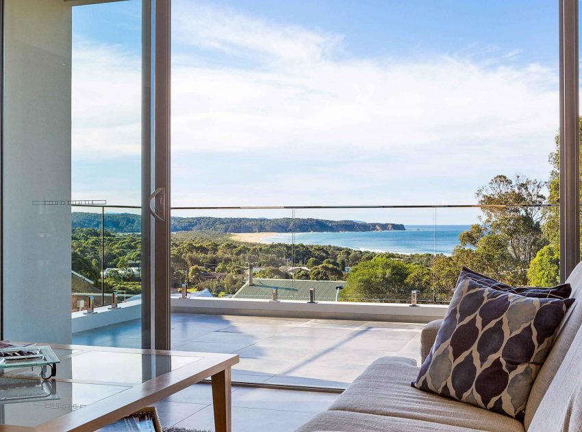 A Stunning Contemporary Home with Majestic Ocean Views of Tathra, Australia by Dream Design Build (5)