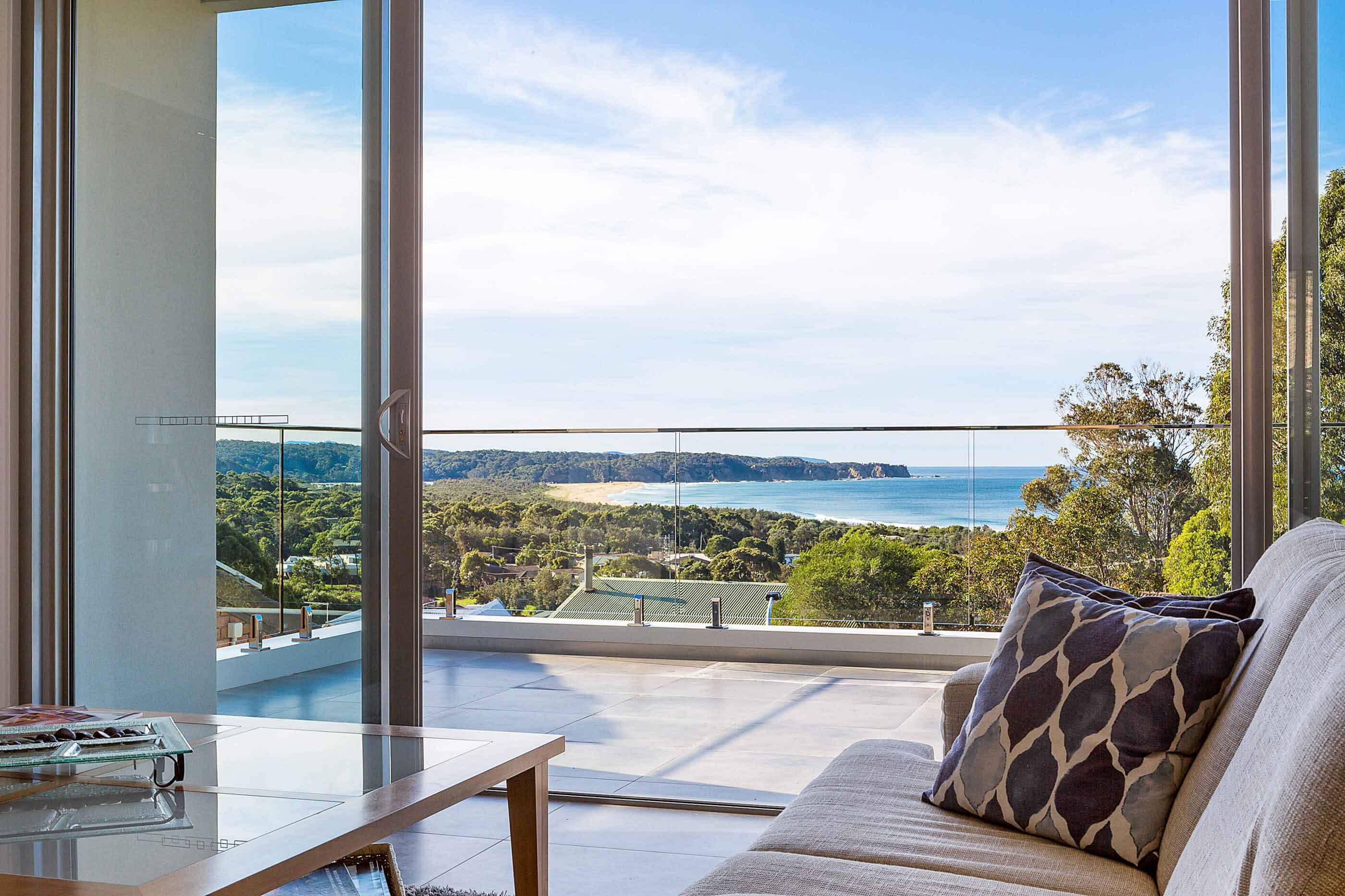 A Stunning Contemporary Home with Majestic Ocean Views of Tathra, Australia by Dream Design Build (5)