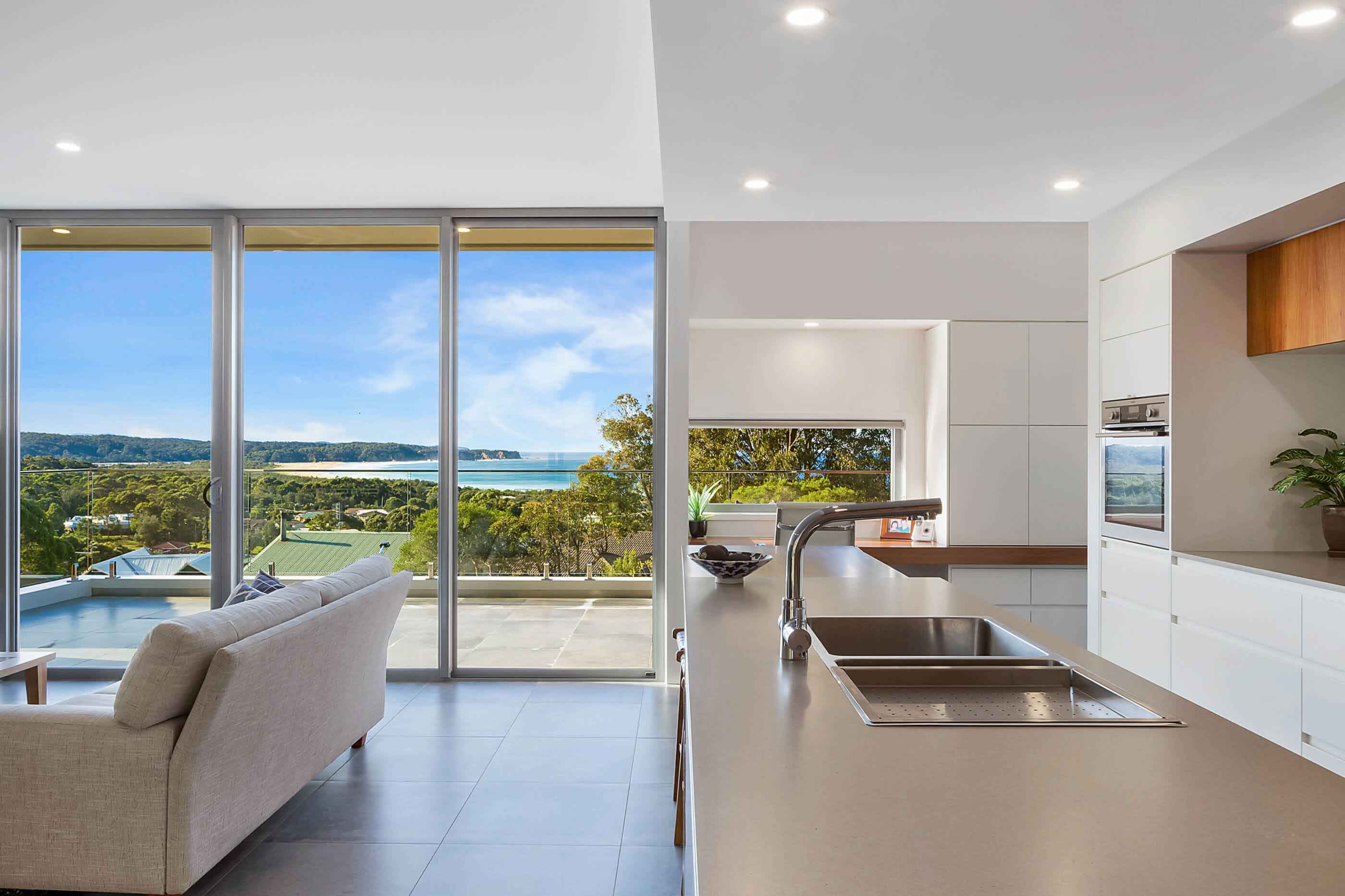 A Stunning Contemporary Home with Majestic Ocean Views of Tathra, Australia by Dream Design Build (6)