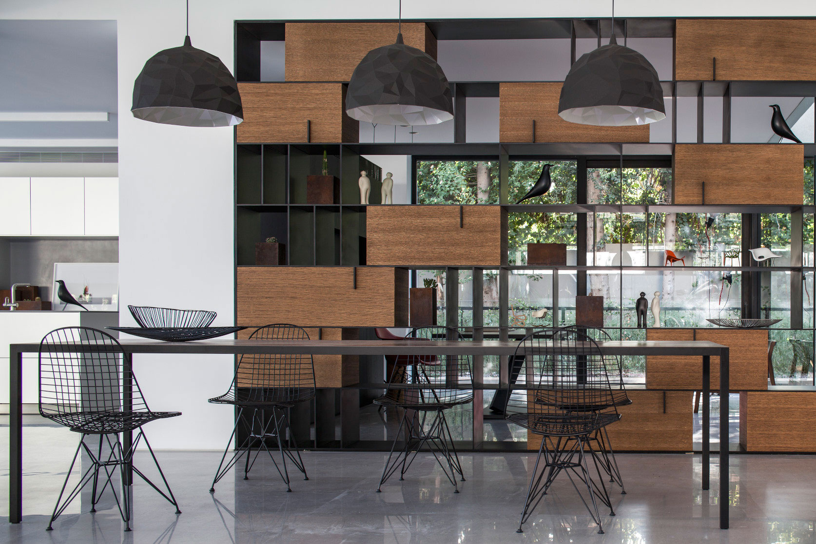 A Stunning Contemporary House Plays with Shadows in Tel Aviv, Israel by Pitsou Kedem Architects (15)