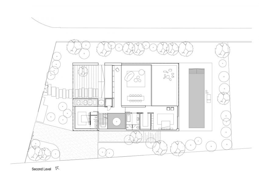 A Stunning Contemporary House Plays with Shadows in Tel Aviv, Israel by Pitsou Kedem Architects (37)