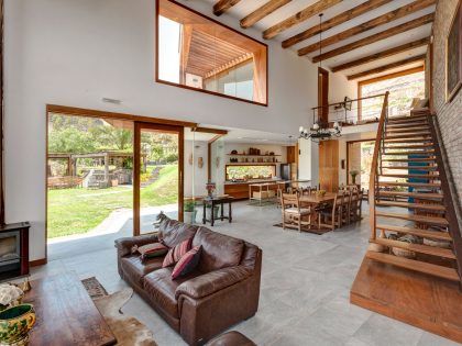 A Stunning Contemporary House Surrounded by a Desert Landscape in Azpitia Valley, Lima by Estudio Rafael Freyre (20)