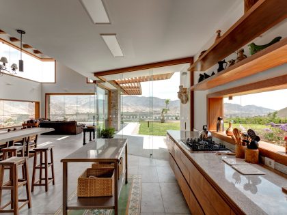 A Stunning Contemporary House Surrounded by a Desert Landscape in Azpitia Valley, Lima by Estudio Rafael Freyre (26)