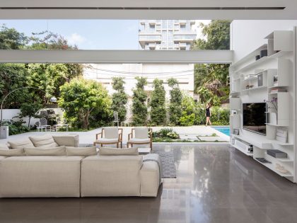 A Stunning Contemporary House with Charming Character in Tel Aviv by Pitsou Kedem Architects (16)