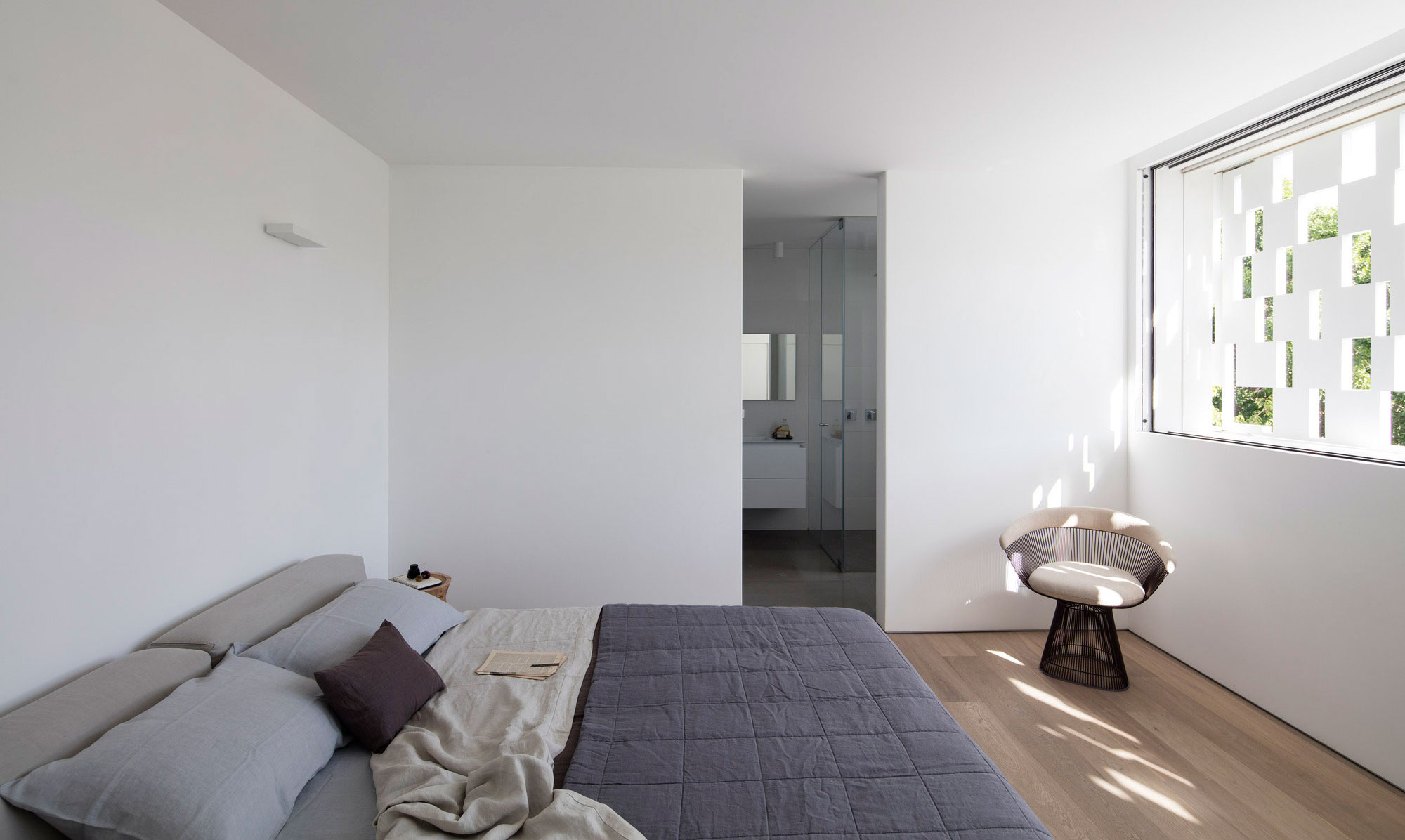 A Stunning Contemporary House with Charming Character in Tel Aviv by Pitsou Kedem Architects (22)