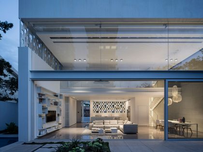 A Stunning Contemporary House with Charming Character in Tel Aviv by Pitsou Kedem Architects (25)