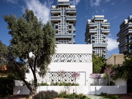 A Stunning Contemporary House with Charming Character in Tel Aviv by Pitsou Kedem Architects (3)