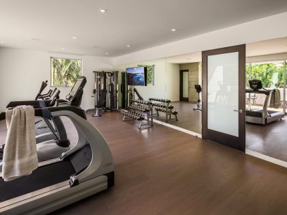 A Stunning Contemporary Oceanfront Home with Magnificent Ocean Views in Malibu by Burdge & Associates (22)