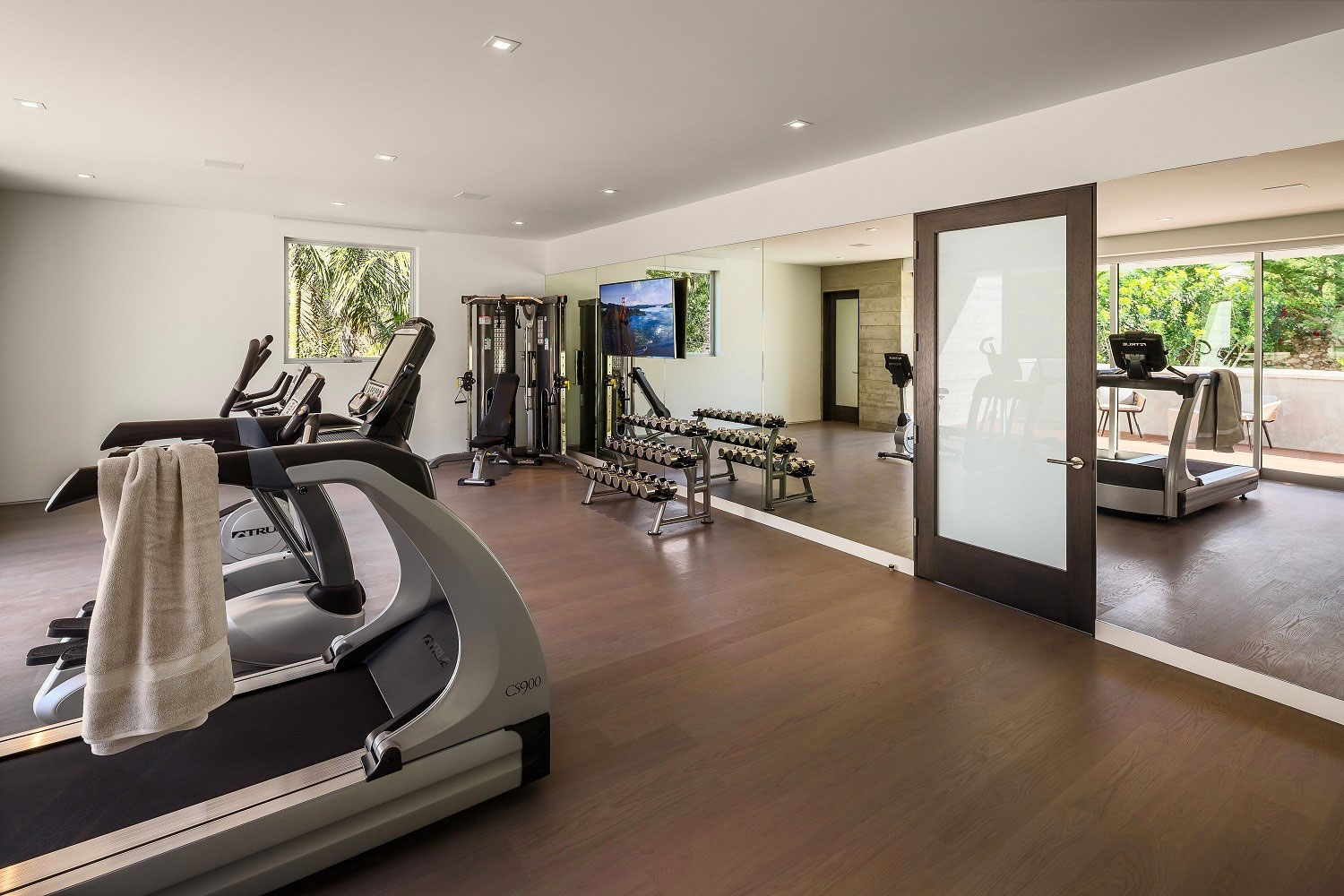 A Stunning Contemporary Oceanfront Home with Magnificent Ocean Views in Malibu by Burdge & Associates (22)